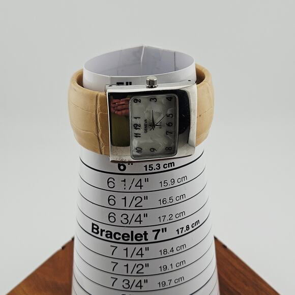 Geneva Elite Women's Cuff Style Bracelet Watch Silver Beige Embossed Old Money - Picture 6 of 6